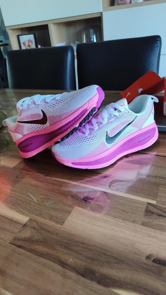 Nike running zoom x vomero 18, Sports & Fitness, Basket