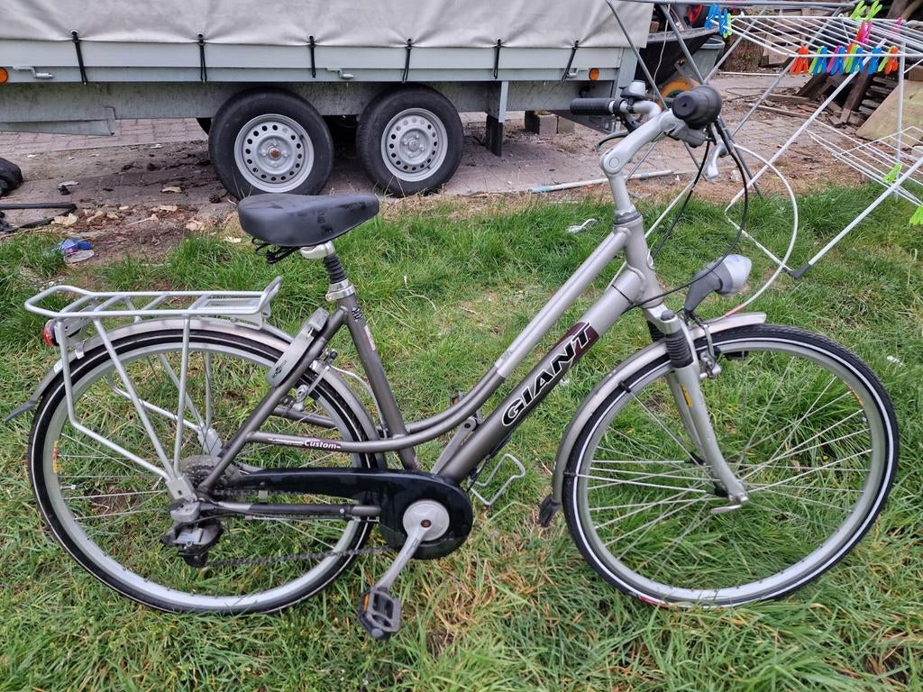Damesfiets giant custom 28" 50 cm, Ophalen, Gebruikt, Velgrem, Versnellingen