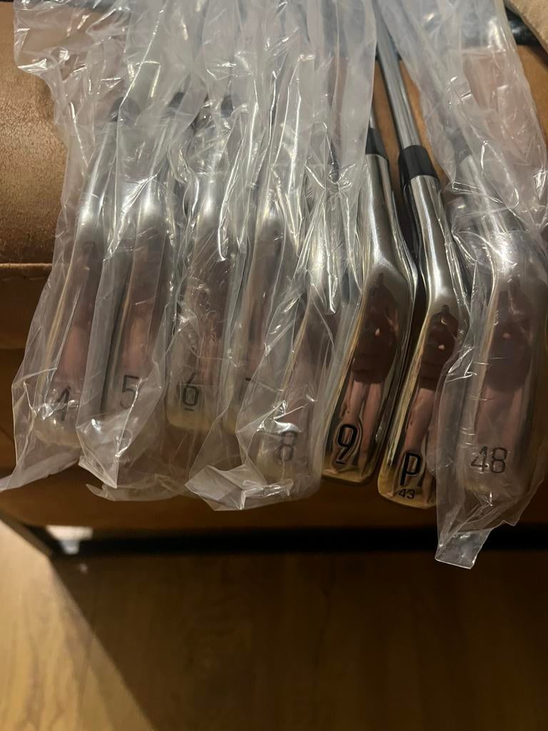 Nieuwe set titleist t200, Sport en Fitness, Golf, Ophalen of Verzenden, Nieuw, Club