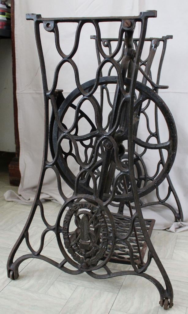 onderstel gietijzer SINGER naaimachine, Antiek en Kunst, Antiek | Naaimachines, Ophalen