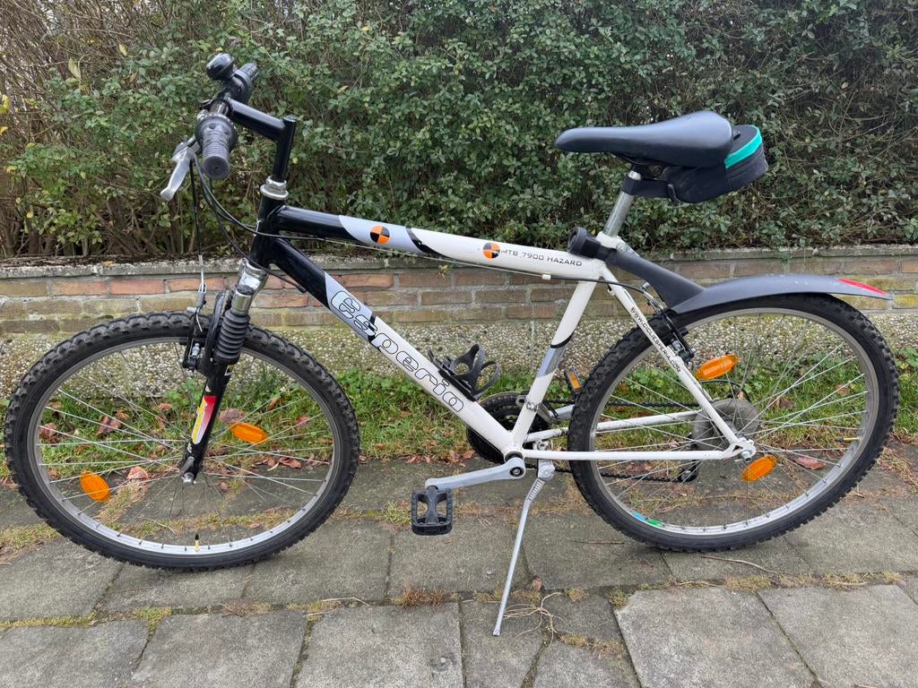🚲 VTT Adulte Unisexe 29 Pouces - 18 Vitesses - Cadre Acier Blanc - Bon état