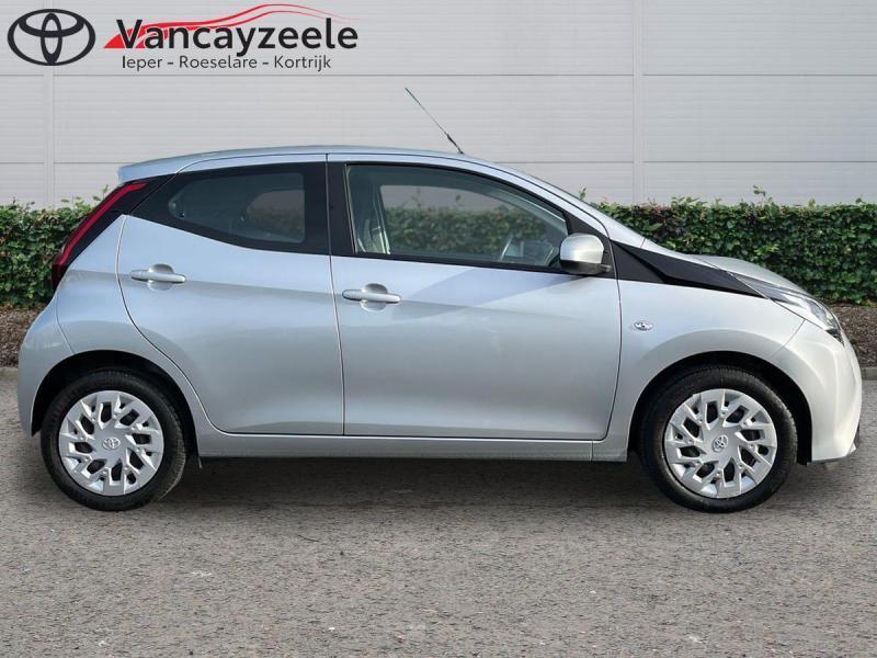 Toyota Aygo x-play+AC+cam+dab, Autos, Toyota, Achat, Euro 6, Autres couleurs, Noir