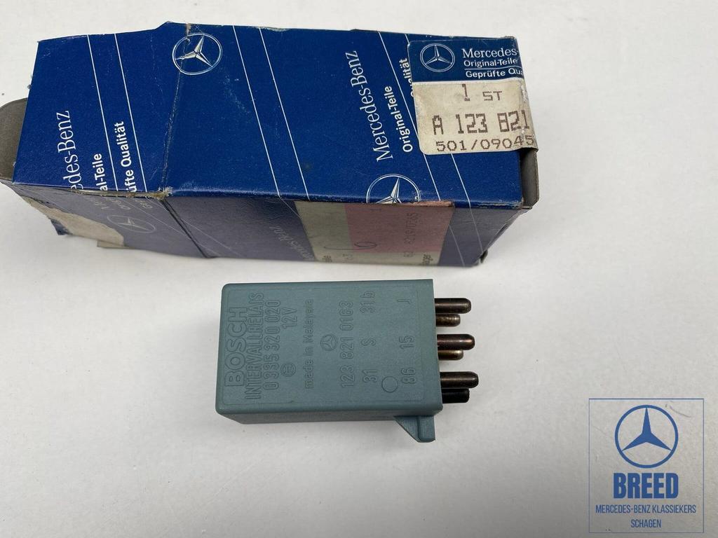 NOS relais ruitenwisser achter Mercedes W123 W124 T-Model, -, Nieuw, Ophalen of Verzenden, -