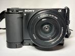 Sony ZV-E10 + objectif 16-50 mm/Excellent état/6 660 clics, Enlèvement ou Envoi, Comme neuf, Sony
