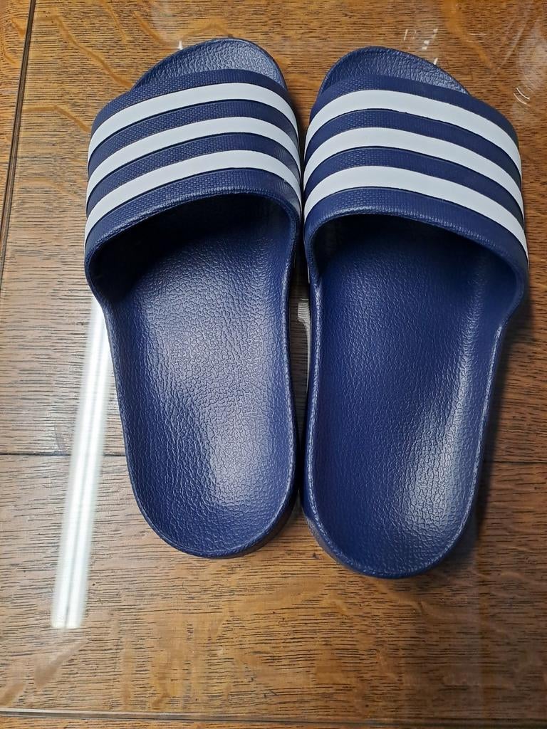 Adidas slippers, Ophalen