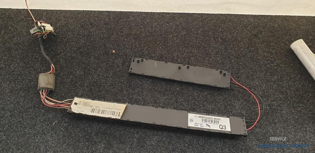 Aerial Antenne afstandsbediening sleutel Radio A2038702089 W, Gebruikt, Mercedes-Benz AG, Mercedes-Benz, Mercedesstrasse 120
70372  Stuttgart, DE