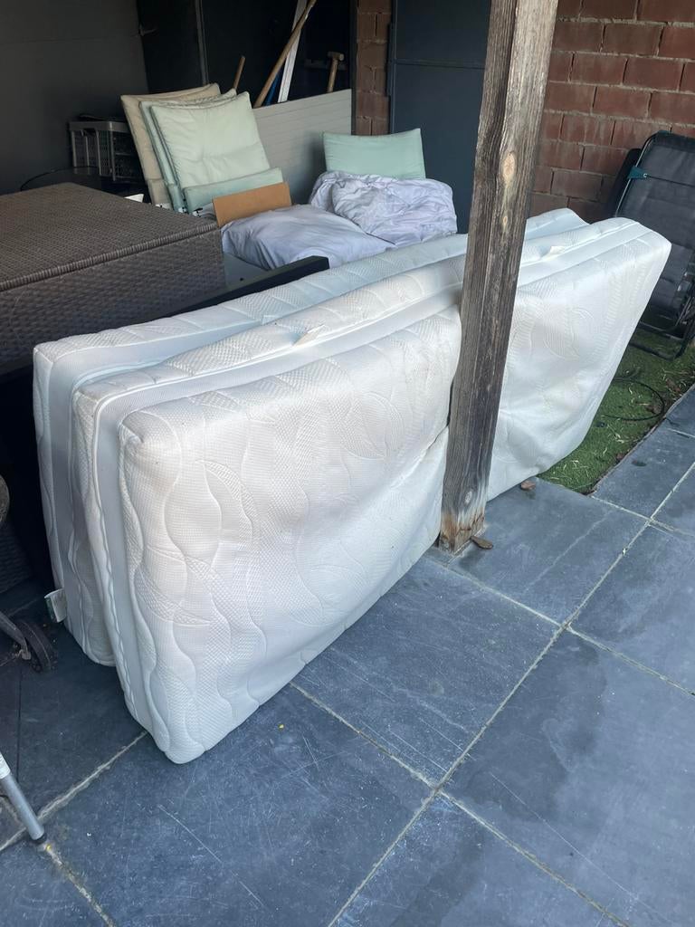 Gratis 2 matrassen, Ophalen, Zo goed als nieuw