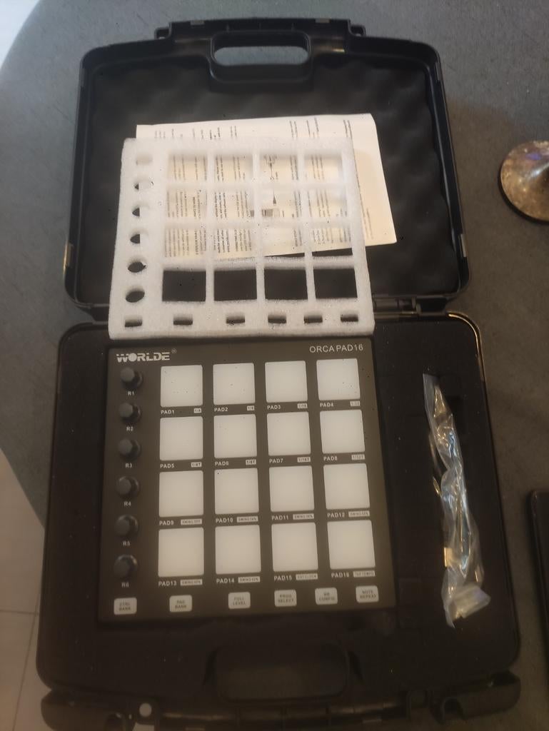 Worlde orca pad 16 midi, Musique & Instruments, Enlèvement ou Envoi