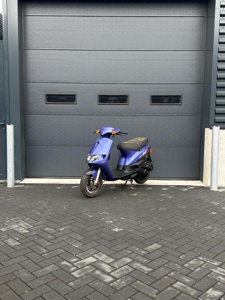 Piaggio fastrider 50cc 2t duits, Fietsen en Brommers, Scooters | Peugeot, Zo goed als nieuw, Ophalen