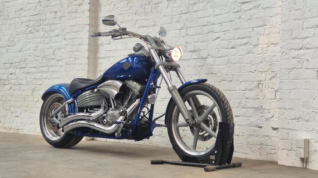 Harley Davidson Rocker  FXCW @motomobilia, 2 cilinders, Sportuitlaat, Bedrijf, Meer dan 35 kW
