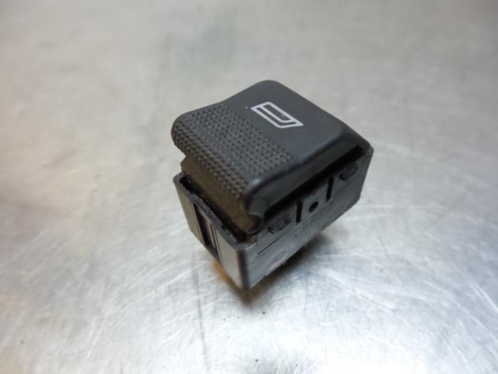 Commutateur vitre électrique d'un Audi A8 (A8 94-), Autos : Pièces & Accessoires, Tableau de bord & Interrupteurs, Audi, Utilisé