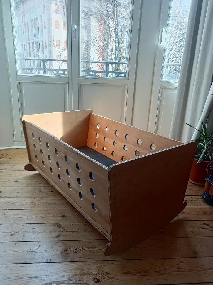 Lit bébé en bois, Enfants & Bébés, Chambre d'enfant | Lits, Comme neuf, 140 à 160 cm, Moins de 70 cm, Matelas, Enlèvement