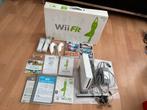 Nintendo Wii+ balance board, Games en Spelcomputers, Ophalen, Zo goed als nieuw, Met 2 controllers, Met games