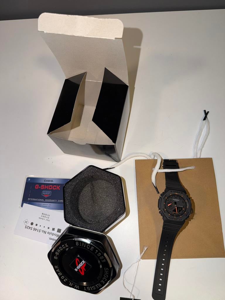 G-Shock GA-2100, Bijoux, Sacs & Beauté, Montres connectées, Neuf, Étanche, Enlèvement ou Envoi