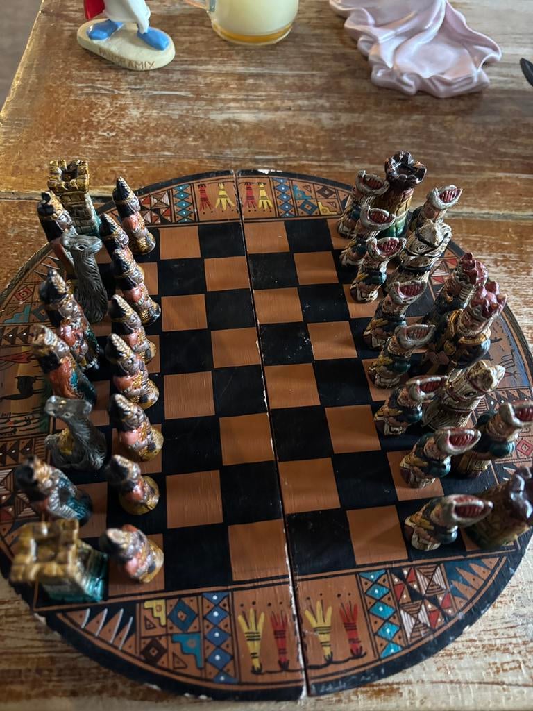 Jeu d’echecs artisanal de voyage peint a la main, Enlèvement