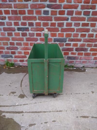 ancien bac /chariot sur 3 roues en métal, Enlèvement