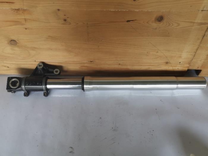 Fourche d'amortisseur avant gauche d'un Ducati Monster 695, Autos : Pièces & Accessoires, Suspension & Châssis, Utilisé, 3 mois de garantie