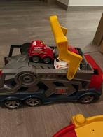 Een vrachtwagen met auto’s en bootjes, Kinderen en Baby's, Speelgoed |Speelgoedvoertuigen, Ophalen, Zo goed als nieuw