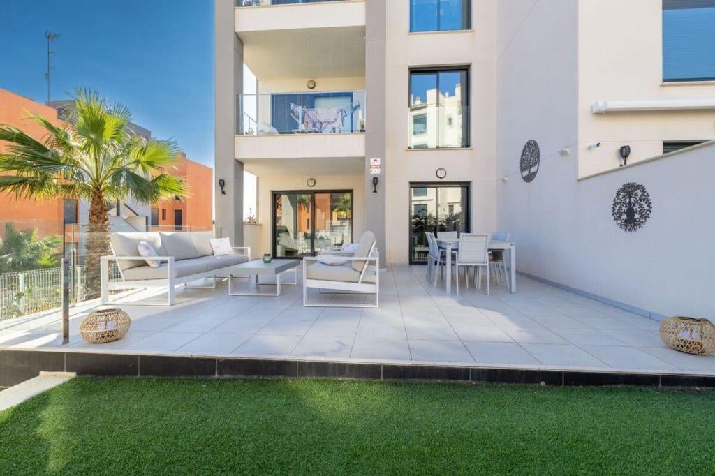 Gelijkvloers met een ruim hoekterras in Villamartin, Immo, Buitenland, Spanje, 2 kamers, 76 m², Villamartin