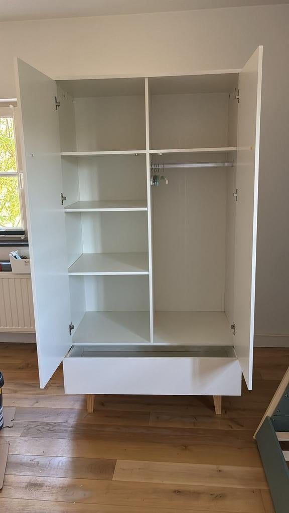 Kinderkamer te koop 3 delig, Kinderen en Baby's, Kinderkamer | Complete kinderkamers, Ophalen