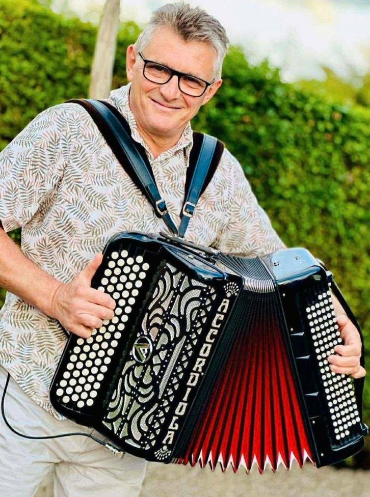 🎶 ACCORDEONIST LIVE 🎶, Contacten en Berichten, Muziek maken en Bandleden