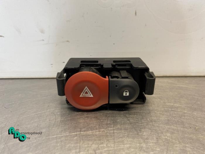 Paniekverlichtings Schakelaar van een Renault Modus (Modus 0, Auto-onderdelen, Dashboard en Schakelaars, Renault, Gebruikt, 3 maanden garantie