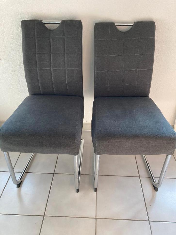 4 chaises peuvent être récupérées gratuitement, Maison & Meubles, Chaises, Utilisé, Brun, Enlèvement