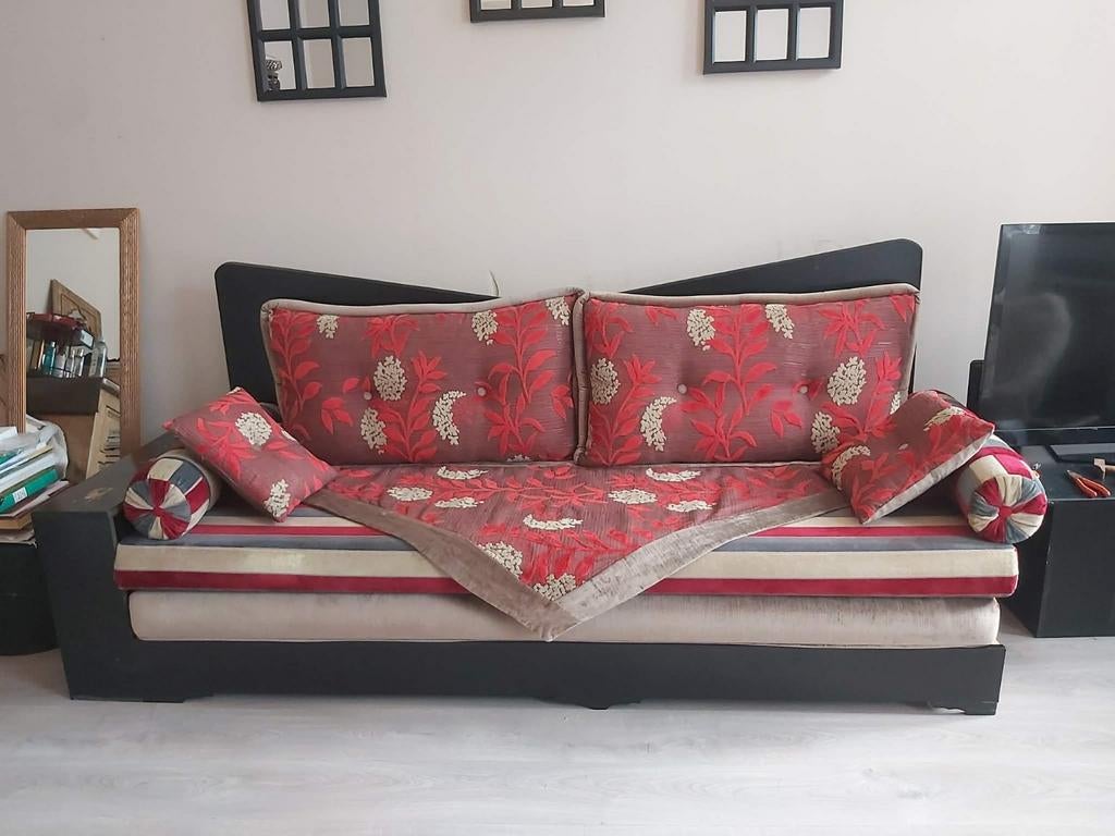 Salon marocain et table basse voir description, Enlèvement