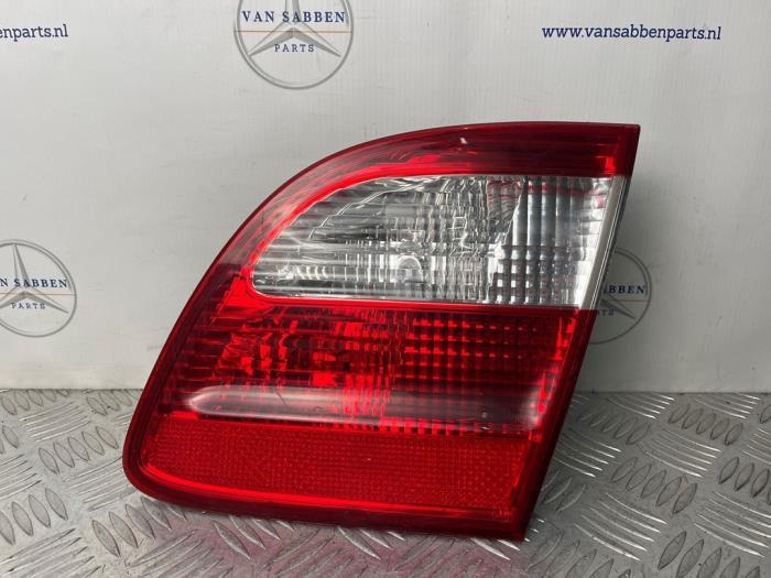 Achterlicht rechts van een Mercedes E-Klasse, Auto-onderdelen, Verlichting, Mercedes-Benz, Gebruikt, 3 maanden garantie