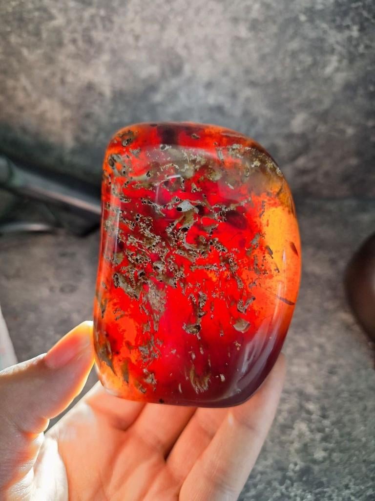 De beaux détails ! Ambre indonésien 184 grammes ! des motifs, Collections, Minéraux & Fossiles, Fossile, Enlèvement ou Envoi