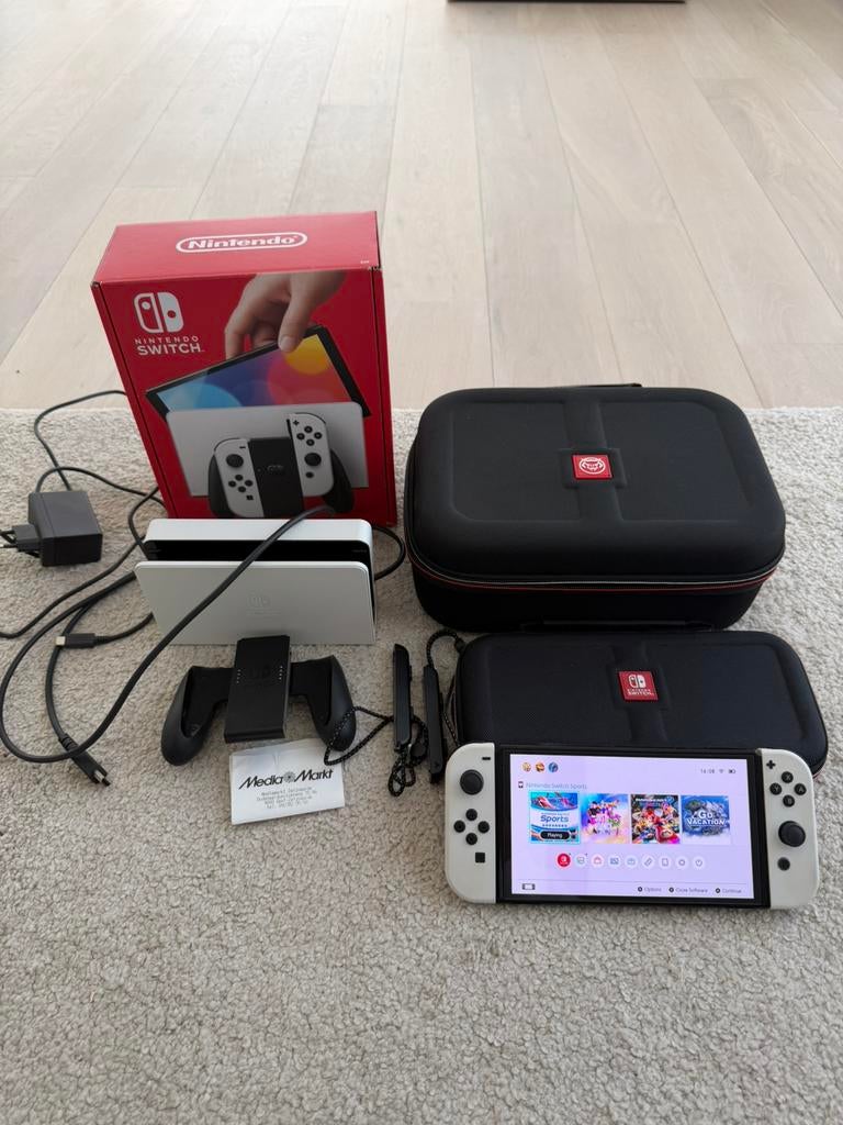 Nintendo switch OLED, Games en Spelcomputers, Spelcomputers | Nintendo Switch, Zo goed als nieuw, Switch OLED, Met 2 controllers