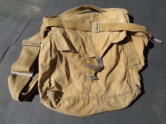 Zoldervondst uit D privaat , gasmasker tas canvas , WO 2 ?, Collections, Objets militaires | Seconde Guerre mondiale, Enlèvement ou Envoi