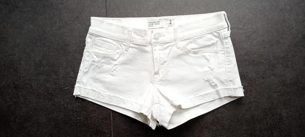 wit shortje Abercrombie and Fitch W26, Kleding | Dames, Spijkerbroeken en Jeans, Wit, Ophalen of Verzenden, Zo goed als nieuw