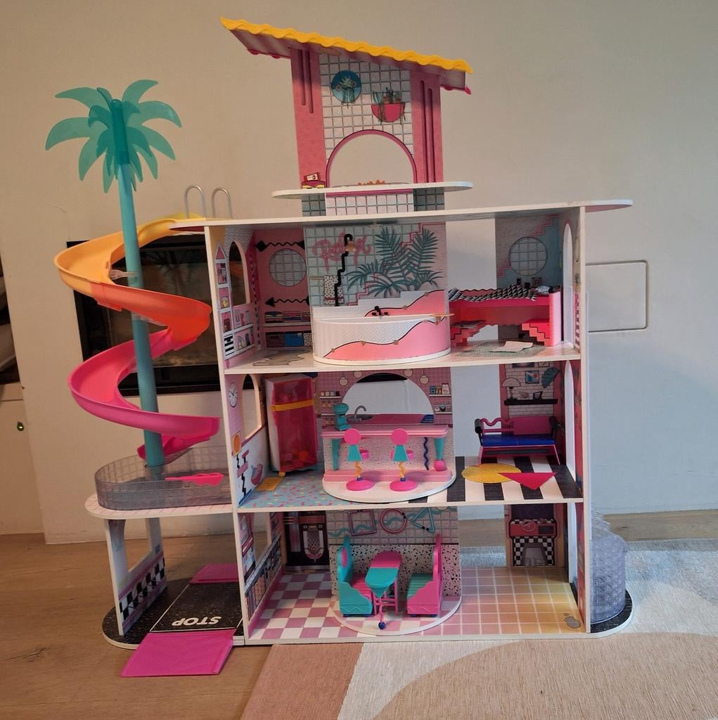 LOL poppenhuis, Enlèvement