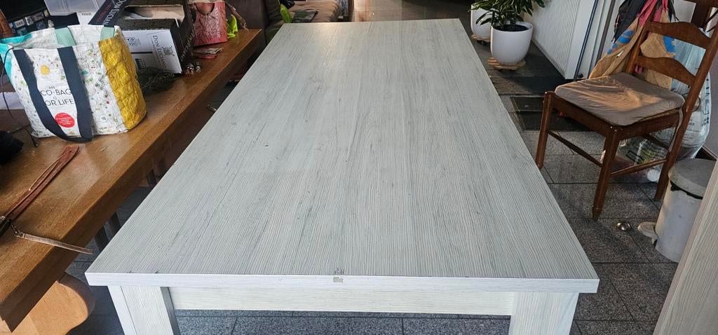 Table de salon, Enlèvement