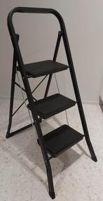 Escabeau, Enlèvement