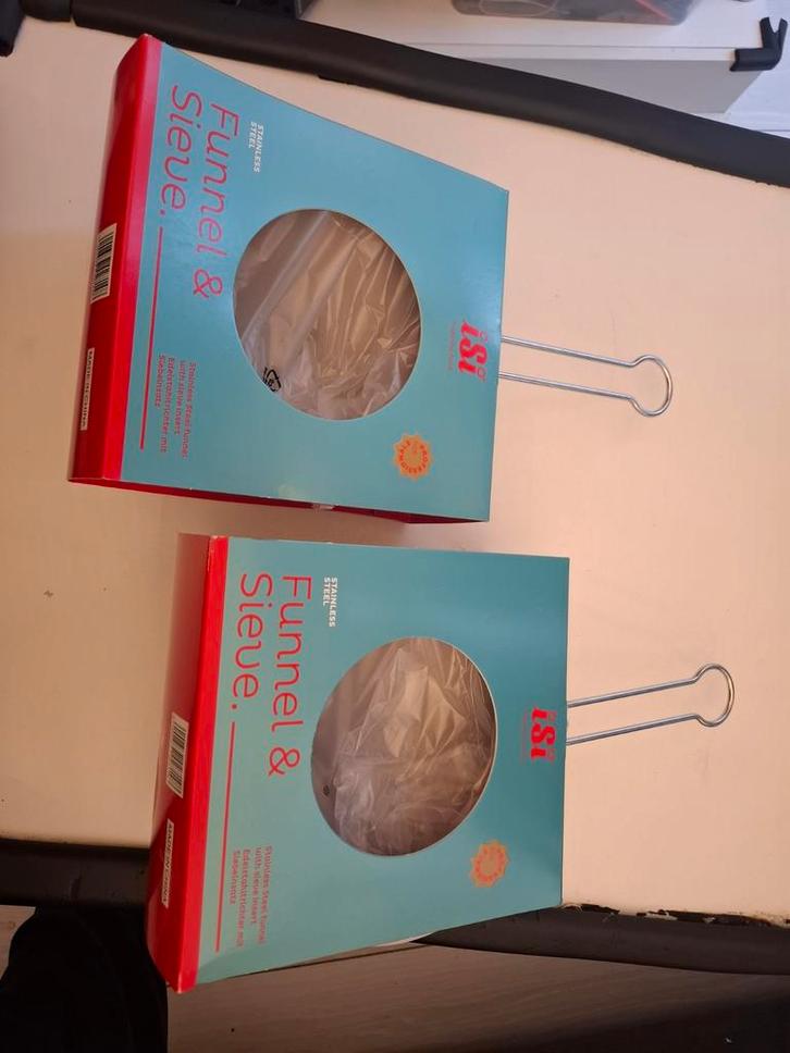 iSi Funnel & Sieve – entonnoir inox avec tamis (neuf), Maison & Meubles, Cuisine | Ustensiles de cuisine