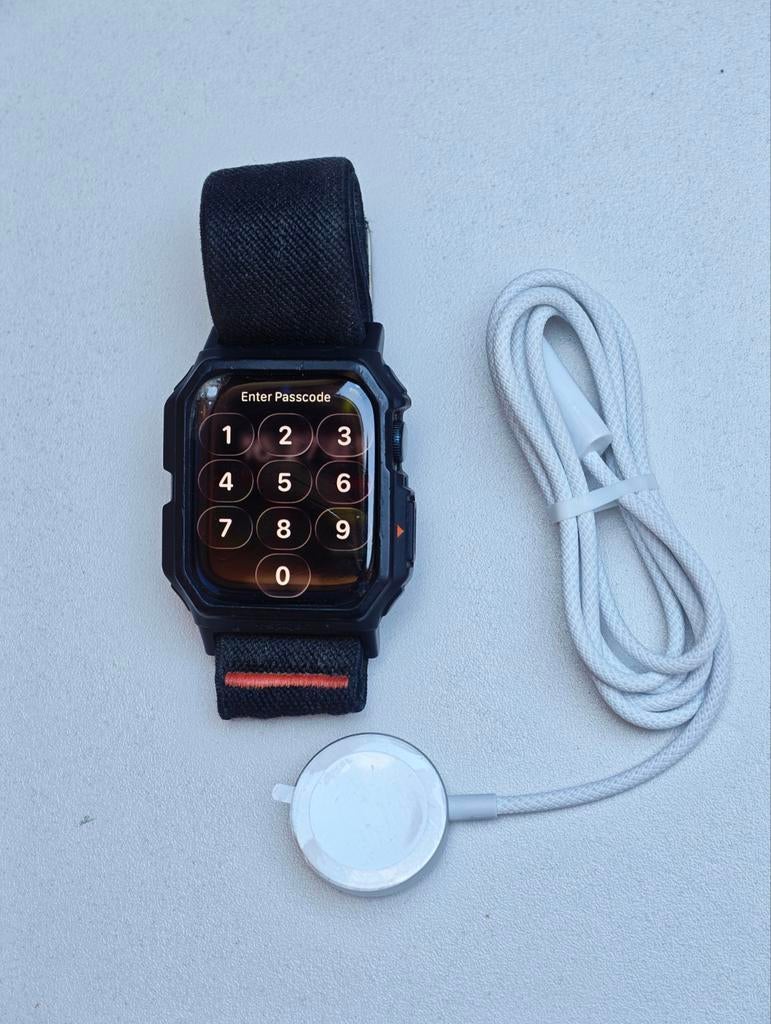 Apple watch series 8 45mm black, IOS, Comme neuf, Enlèvement, APPLE