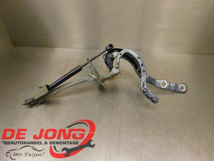 Scharnier Achterklep van een BMW 3-Serie, Gebruikt, -, -, Ophalen of Verzenden