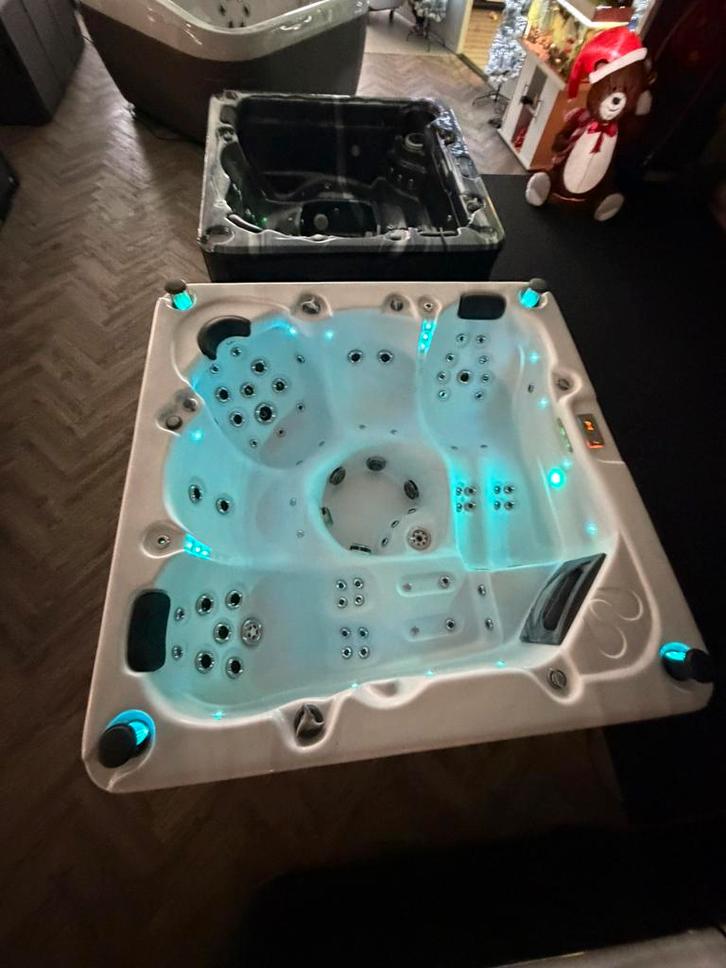 Jacuzzi Balboa refurbished, Tuin en Terras, Bubbelbaden en Hottubs, Zo goed als nieuw, Pomp, Ophalen