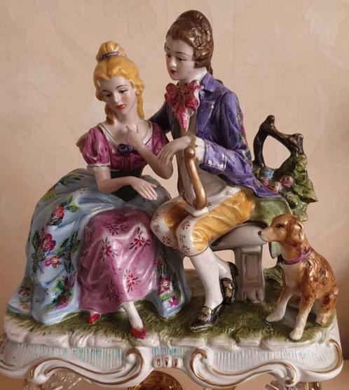 Hérité. Grande figurine détaillée Walendorf Splendor., Antiquités & Art, Curiosités & Brocante, Envoi