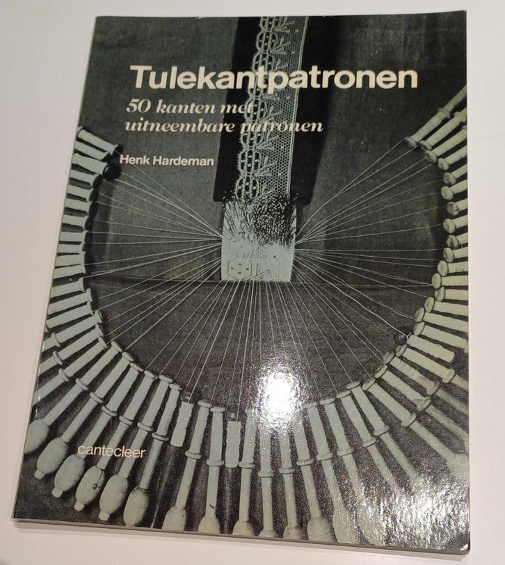 Kantklossen, boek 50 tulekantpatronen, Hobby en Vrije tijd, Kantklossen, Zo goed als nieuw, Patronen, Ophalen of Verzenden