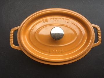 Staub - ovale cocotte in gietijzer  beschikbaar voor biedingen