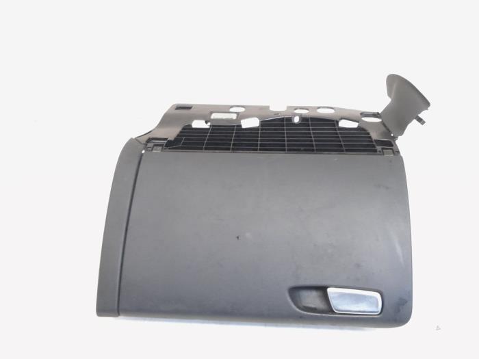 Boîte à gants d'un Audi A4, Autos : Pièces & Accessoires, Tableau de bord & Interrupteurs, Audi, Utilisé, 3 mois de garantie, Enlèvement ou Envoi