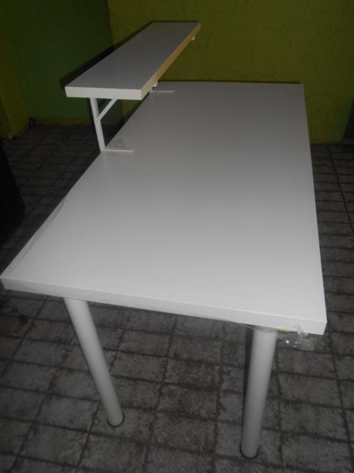 BUREAU IKEA BLANC + ETAGERE POUR ACCESSOIRES 120X60, Huis en Inrichting, Bureaus, Zo goed als nieuw, Bureau, Ophalen