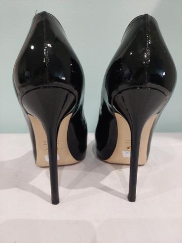 480C* Sergio ROSSI luxe pumps van zwart lakleer (38) beschikbaar voor biedingen