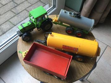 TRACTOR „DEUTZ-FAHR” +AANHANGWAGEN „SIKU” BAUER”... beschikbaar voor biedingen