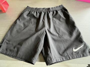 Nike Short M beschikbaar voor biedingen