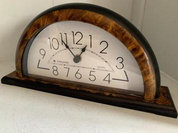 Designklok -Vintage West Germany 1980 - kunststof JUNGHANS beschikbaar voor biedingen