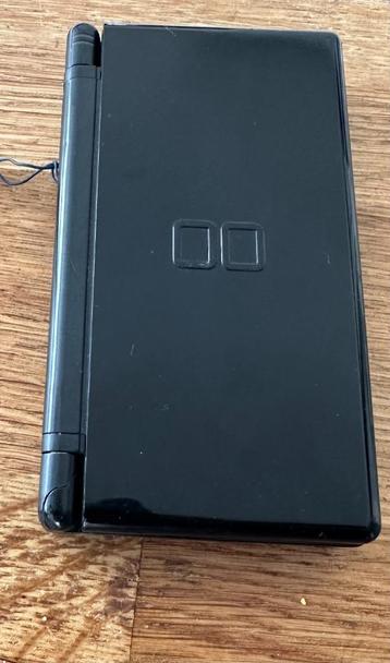 Nintendo DS lite met 5 spelletje , K3 , Shrek , Cars ,enz beschikbaar voor biedingen